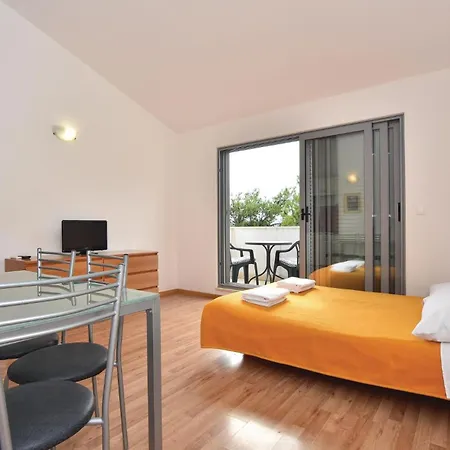 Stunning Home In Duce * Duce