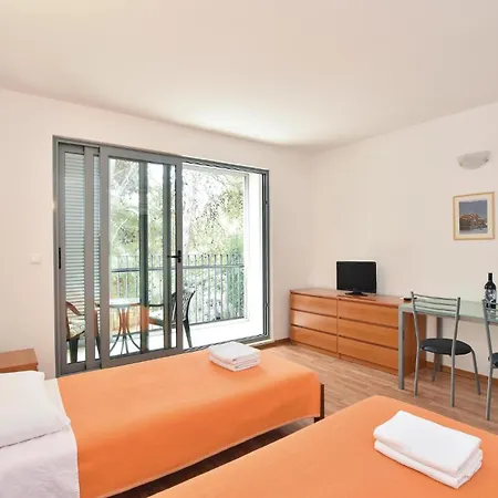 Nice Home In Duce With Outdoor Swimming Pool Duce