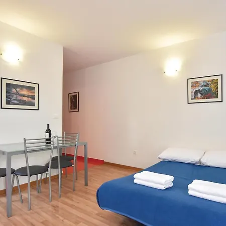 Stunning Home In Duce
