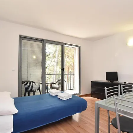 Holiday home Nice Home In Duce With Outdoor Swimming Pool