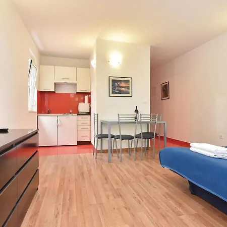 Holiday home Stunning Home In Duce *