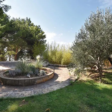 Stunning Home In Duce *