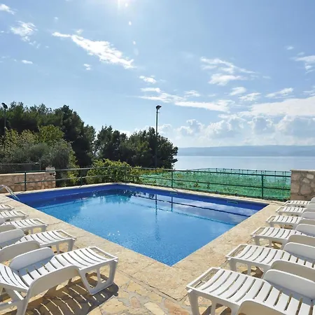 Nice Home In Duce With Outdoor Swimming Pool