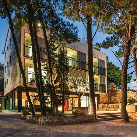 Nice Home In Duce With Outdoor Swimming Pool Duce