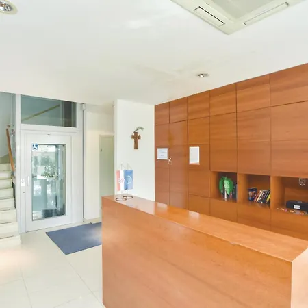 Vikendica Stunning Home In Duce